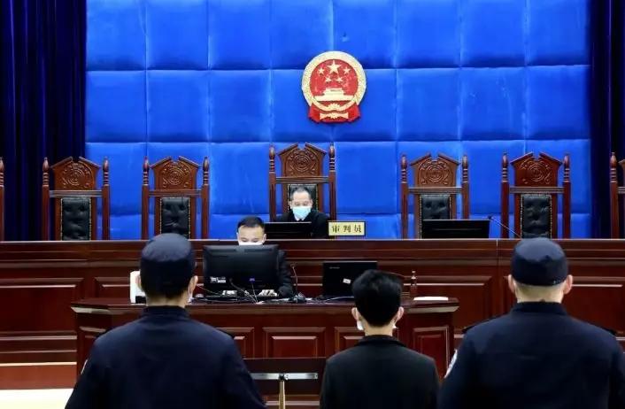 利用口罩诈骗21万元,一男子利用口罩诈骗