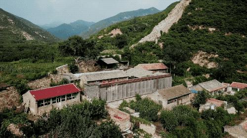 这才叫生活！山中3年他建了一个漂亮小院，活的比年轻人还酷！