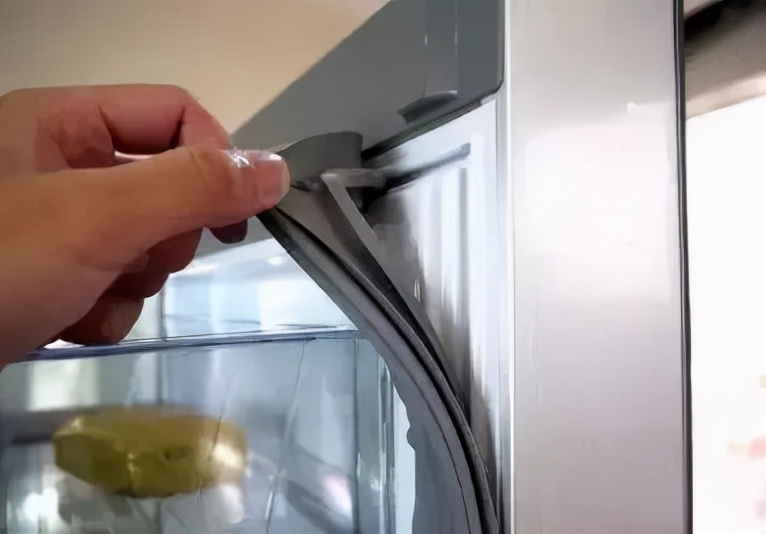 厨房去除重油污的最佳方法,厨房油污太重怎么去除最好方法