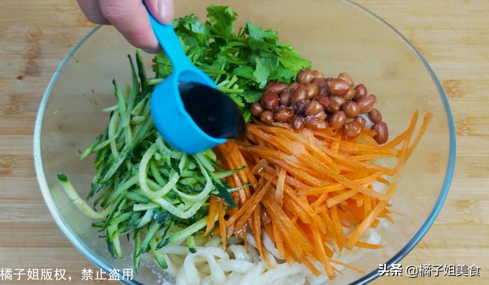 面条我从来不买，教你秘制新做法，一根面煮一锅，连吃10天也不腻