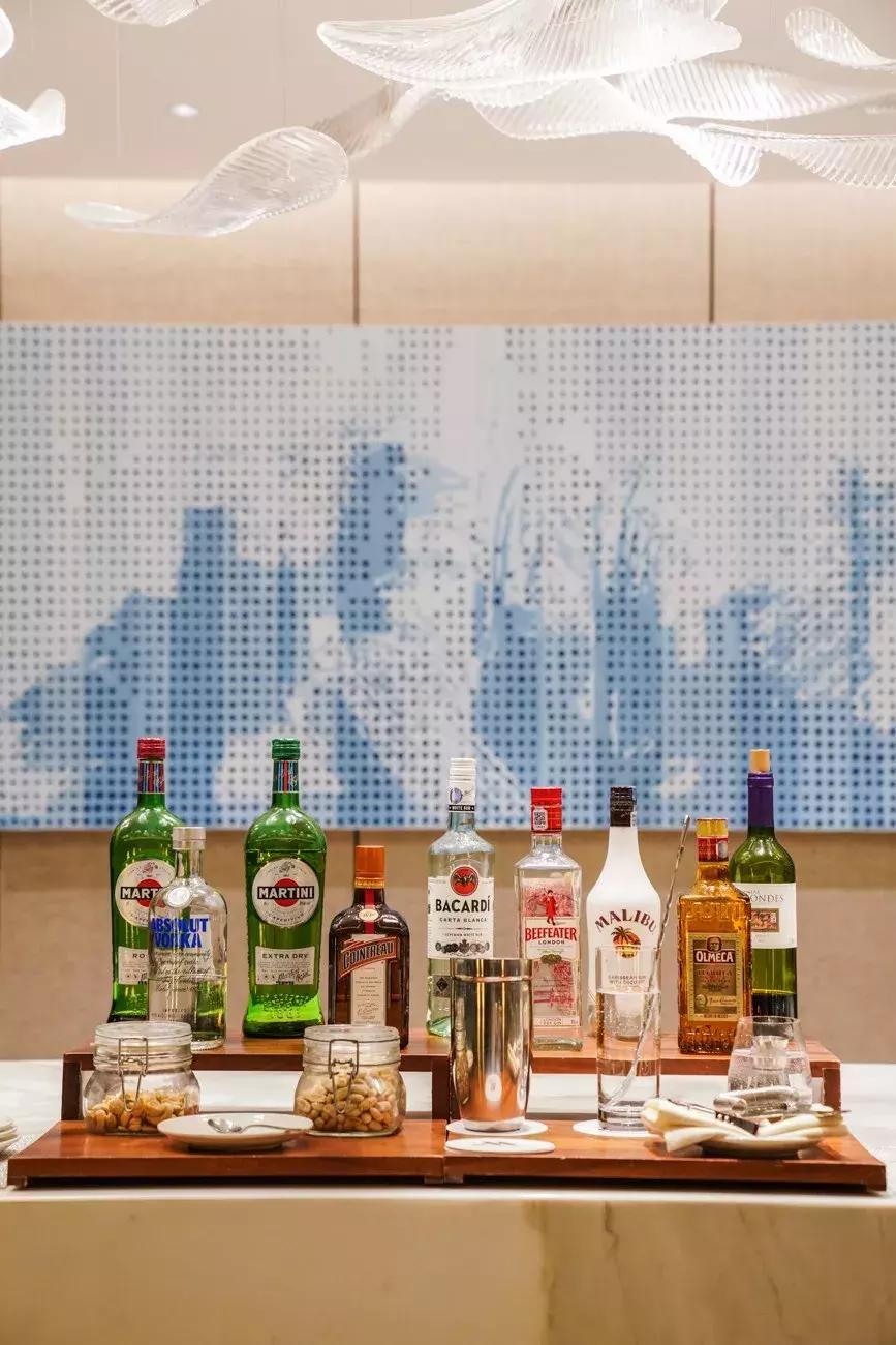 睡进这间藏身青山湖边的理想酒店，一起探寻临安城的悠居岁月~