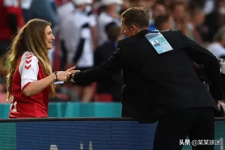 埃里克森倒地丹麦无心恋战,埃里克森被救场面