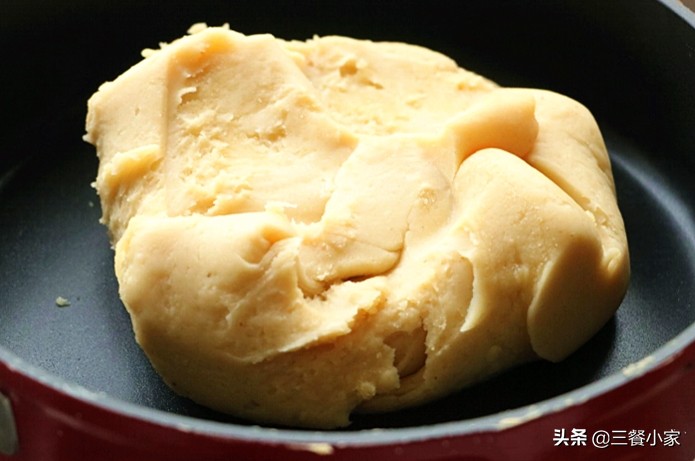 莲蓉月饼是什么做的,莲蓉月饼的莲蓉是什么东西