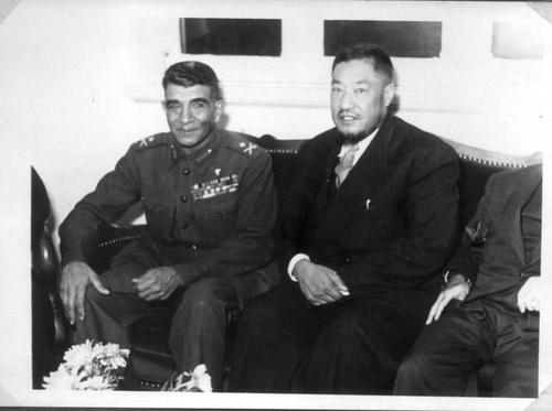 西北战役消灭马家军,咸阳之战马家军骑兵