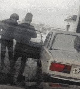 搞笑gif趣图看新娘表情,真好笑gif动图