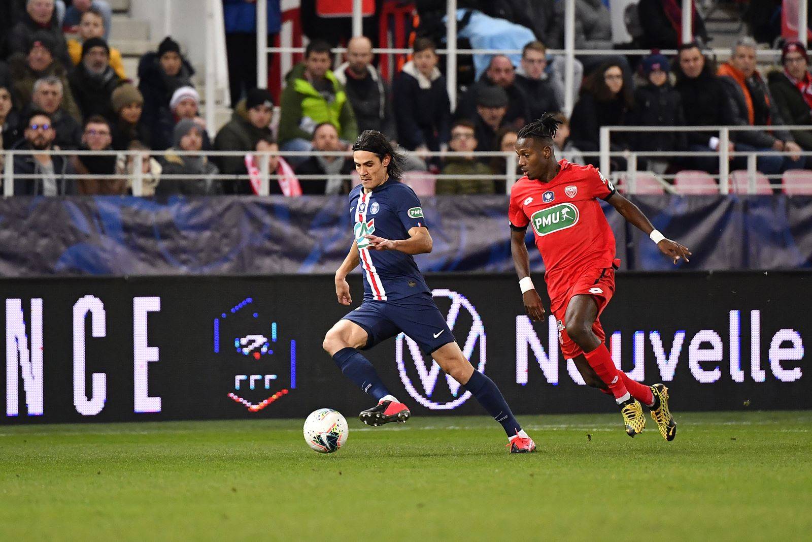 大巴黎3-1胜梅斯,大巴黎4-0第戎内马尔队长