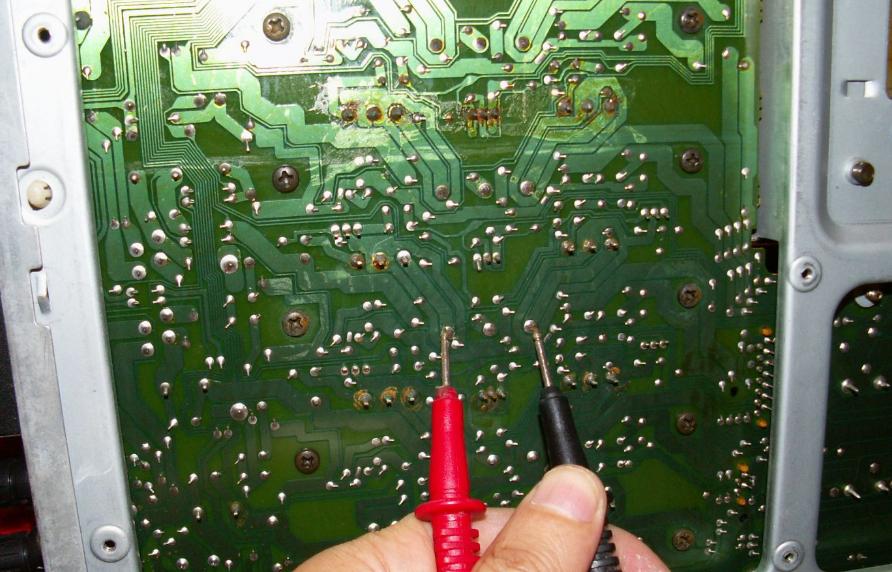 修一台建伍高端功放内部线路不亚于一台黑白电视机