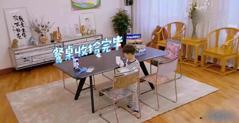 胡可气得想打大儿子视频,胡可打儿子