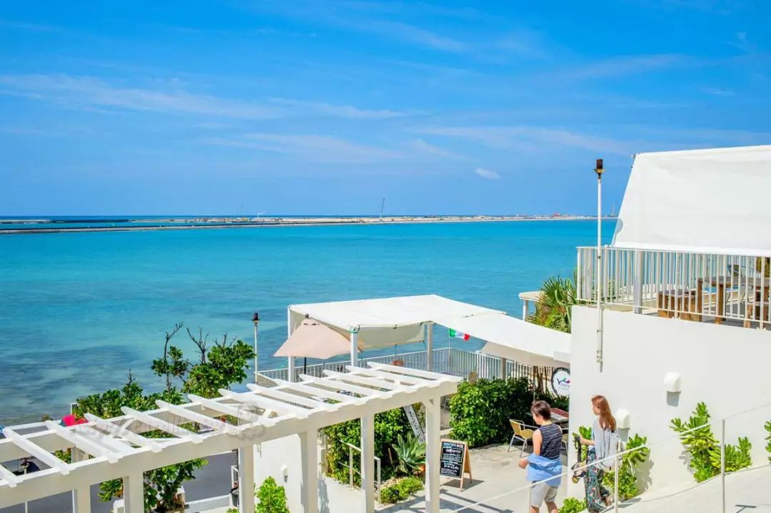 出走冲绳|有一种海水的蓝，叫做果冻蓝