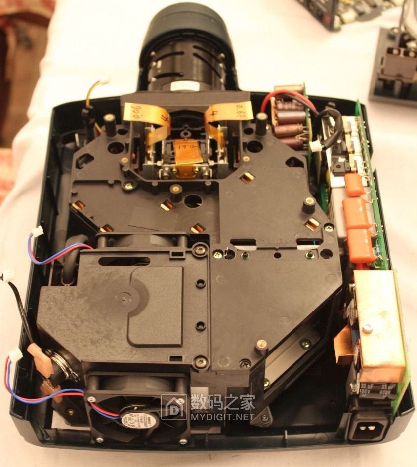 都是钽电容惹的祸：拆修宝施玛（Proxima）3LCD投影机三无故障