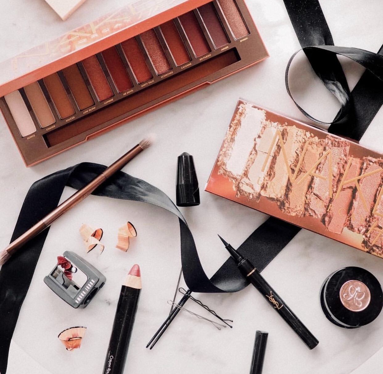 为什么挑不好眼影的女人，也挑不好男人？