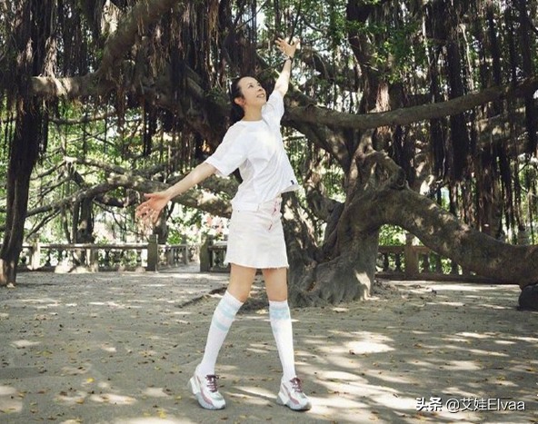 莫文蔚穿西装长腿,莫文蔚秀长腿完整版