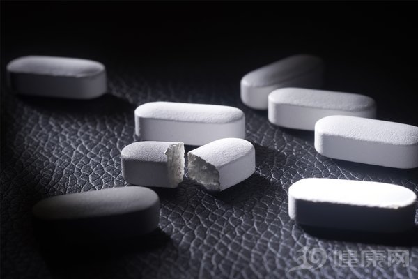 一喝就听话？隐藏在迷奸药背后的原凶，女性都应该知道