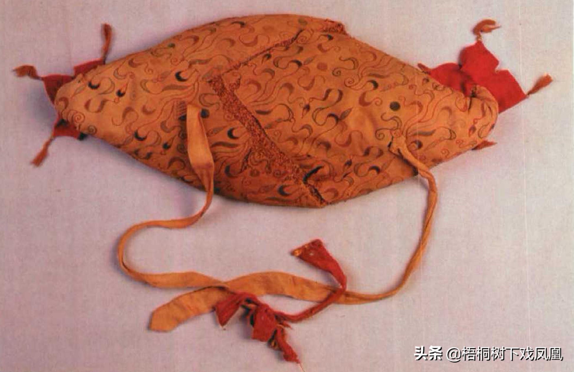 古墓现真容或为贵族墓,考古身高超高的尸骨