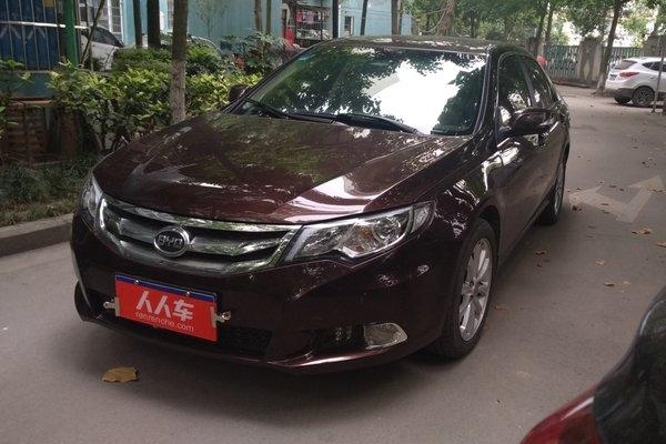 比亚迪思锐2013款1.5t手动尊贵型,比亚迪思锐2013款1.5t自动豪华型