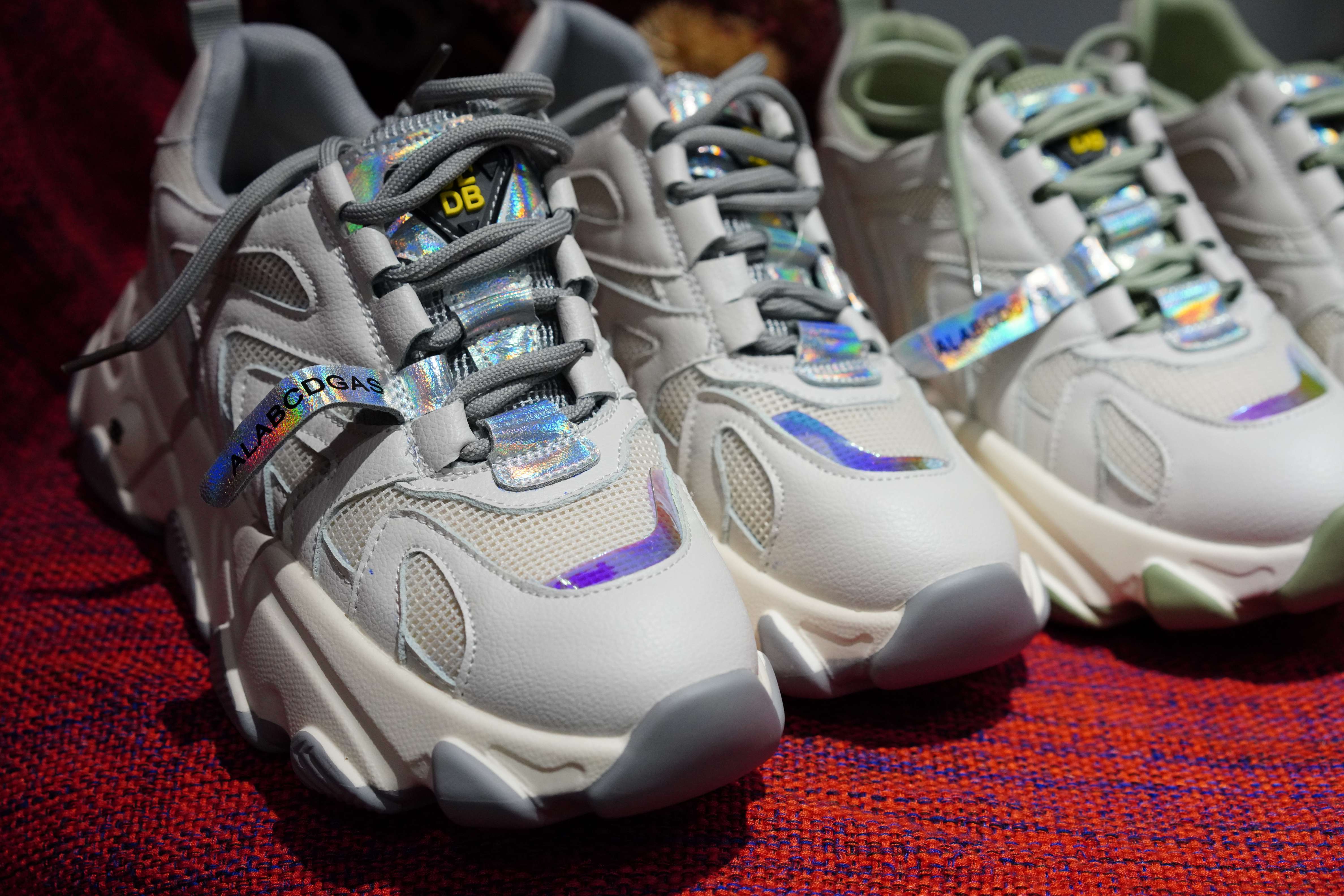 夏季哪款老爹鞋穿显脚秀气,最洋气夏季老爹鞋