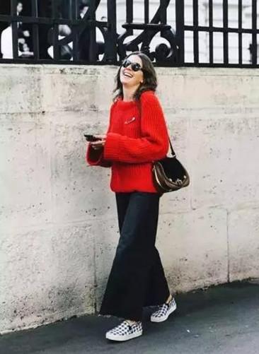 陈乔恩毛衣穿搭 (39岁陈乔恩的减龄穿搭时尚感强烈)