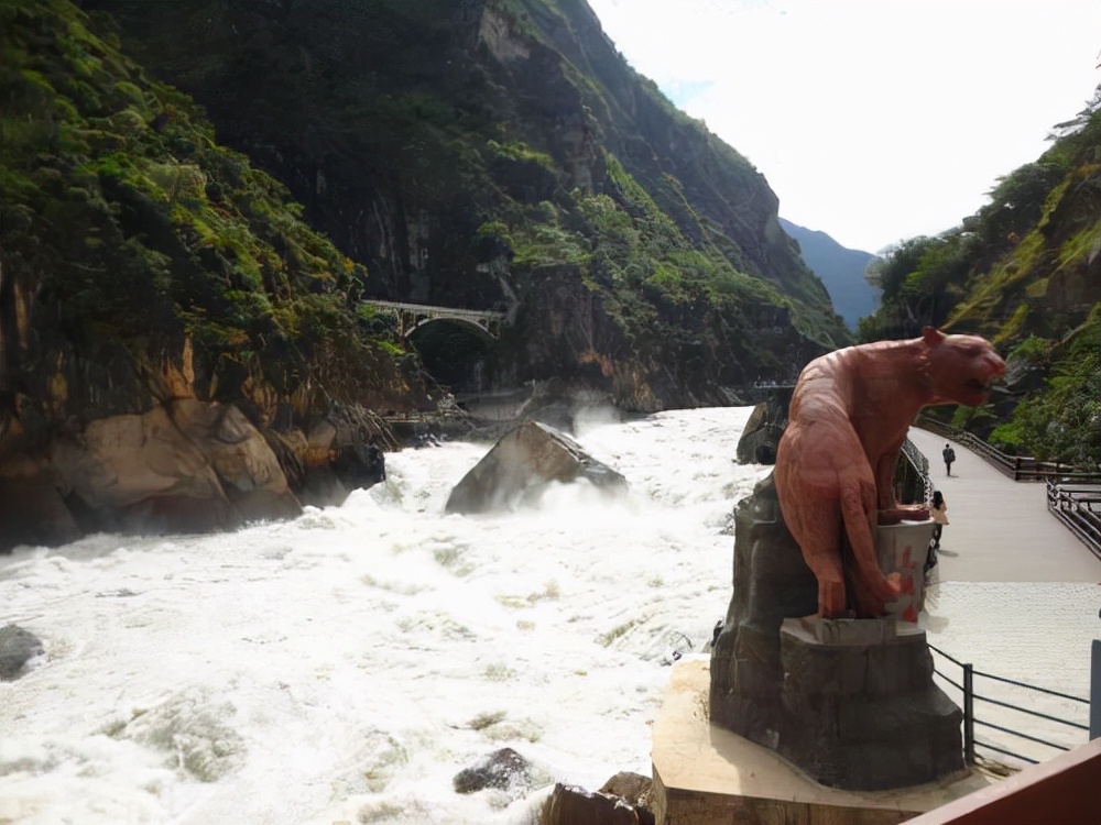 最深的峡谷虎跳峡,中国最深的峡谷云南虎跳峡