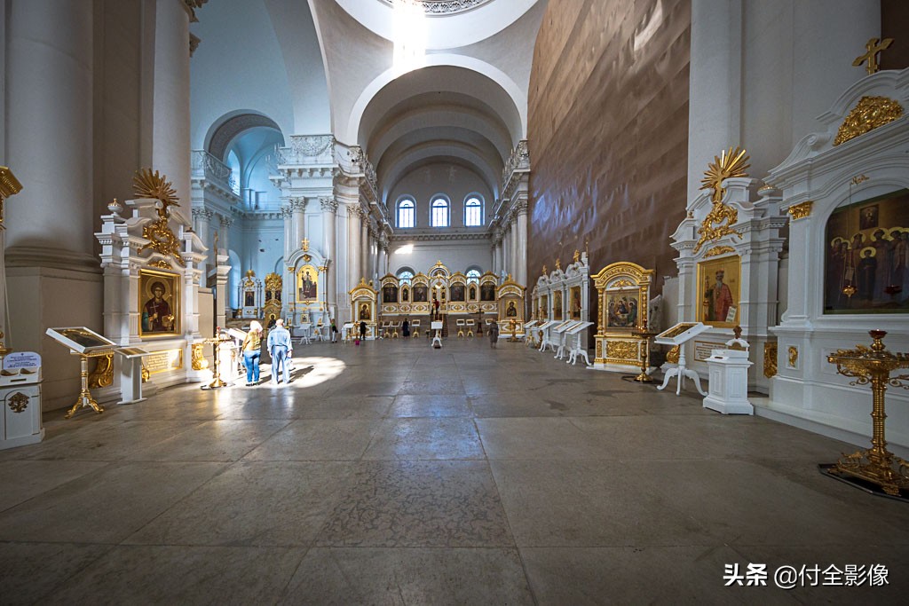 斯莫尔尼修道院主教,斯莫尔尼宫的宫殿