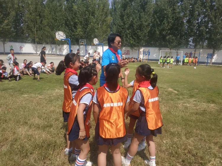 爱心捐助足球,爱心助力梦想起航捐赠活动