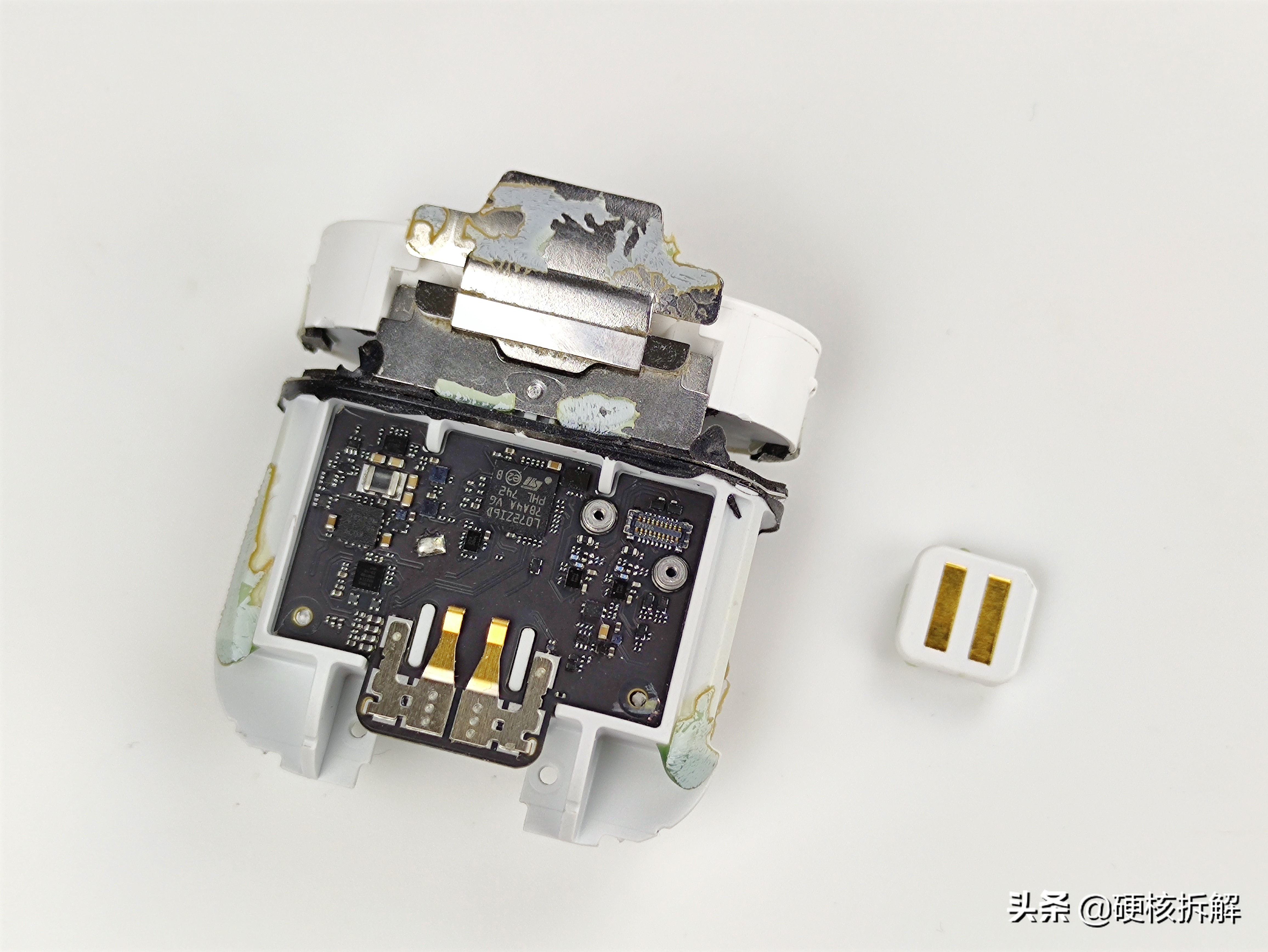 拆解苹果airpods和华强北airpods,华强北苹果耳机airpods拆解视频