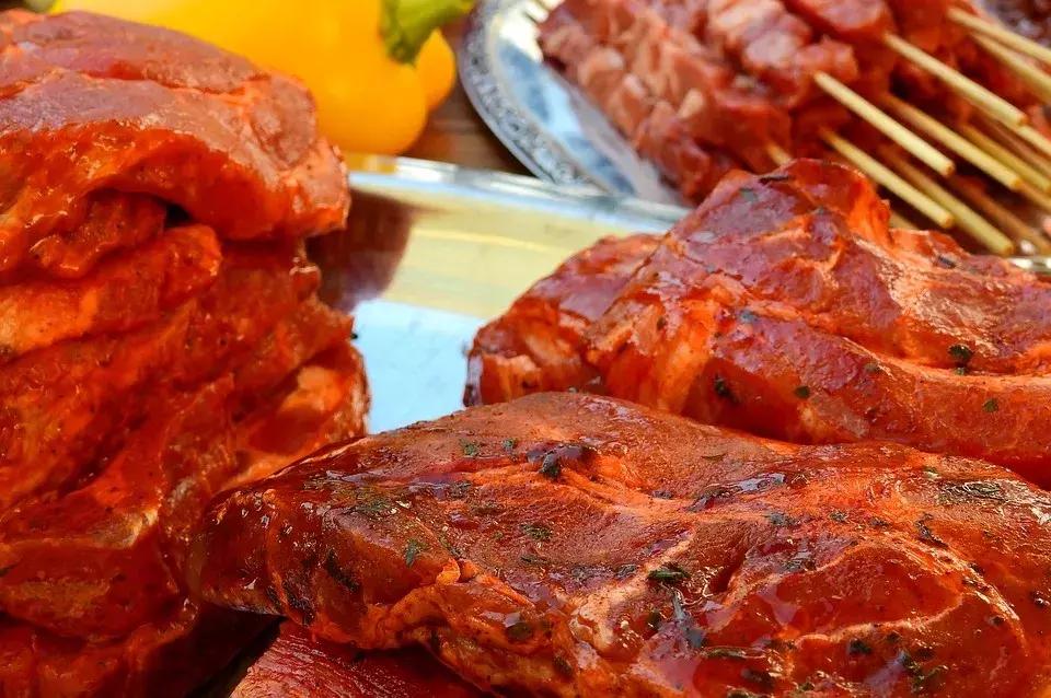 在德国吃小猪头,在德国吃香肠