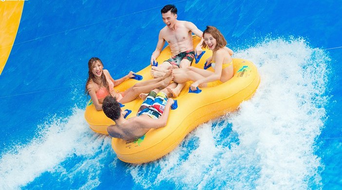 广州长隆水上乐园巨洪峡第一视角,广州长隆适合小朋友玩的水上乐园