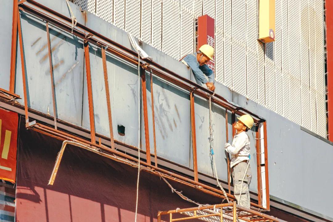 迈向有钱时代的笋岗：有人怀揣*迁拆**梦，有人害怕做网红…