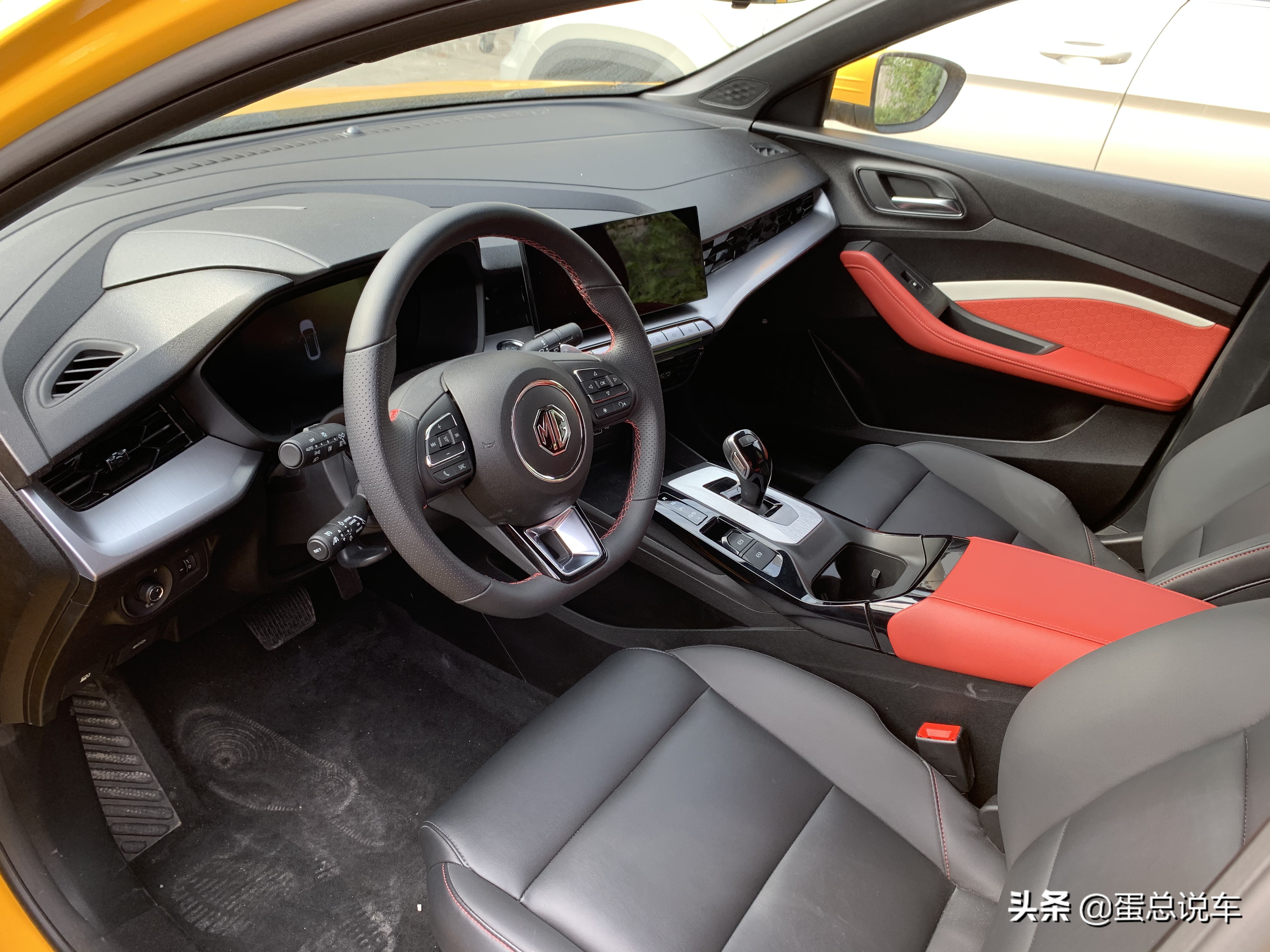 物超所值国产汽车,颜值与实力并存新款mg5