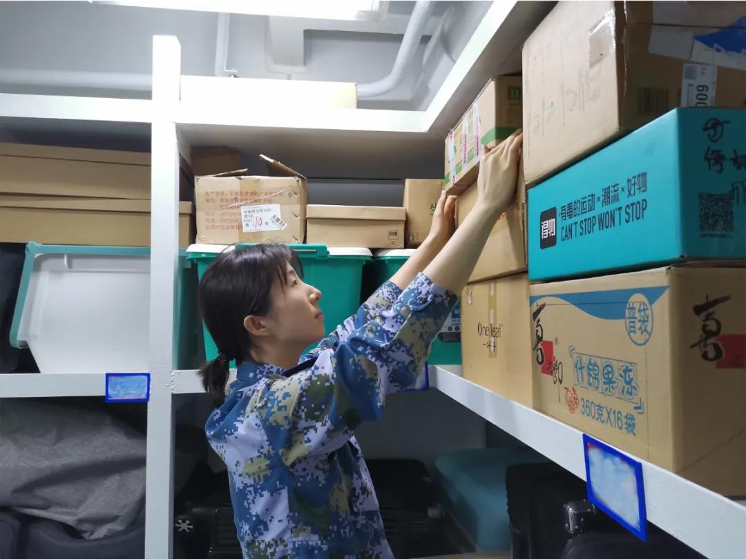 给军人寄快递可以寄烟吗,军人寄快递是免费嘛