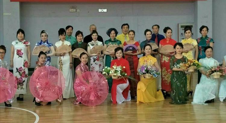 百合艺术团舞蹈视频,百合镇舞蹈队表演视频