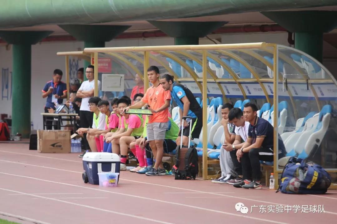 只争朝夕不负韶华一年级,只争朝夕不负韶华学校