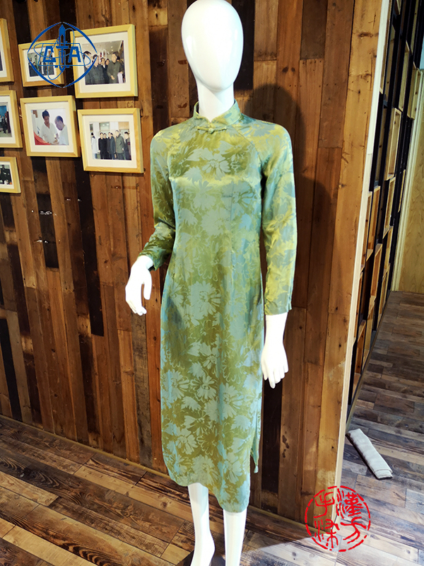 植物染桑蚕丝希赛尔交织缎时装欣赏