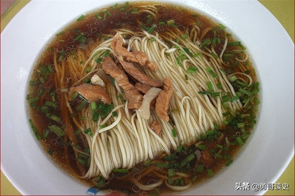 外地人看不懂的长沙八大怪：三个辣椒一盘菜，说起话来像老外