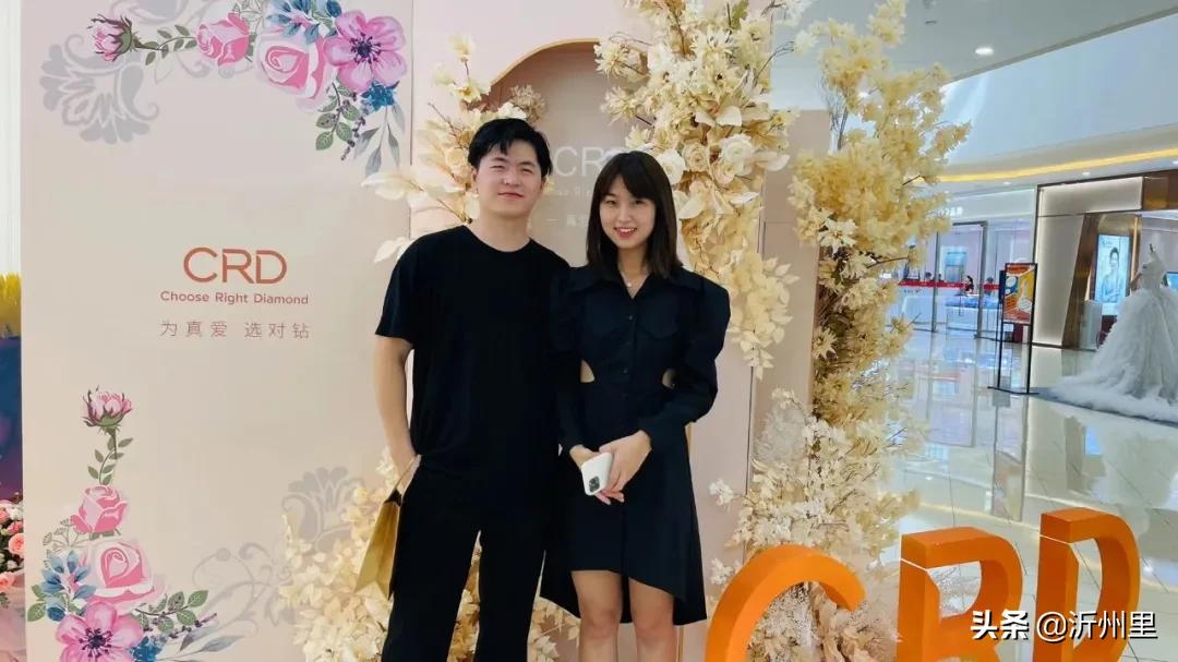 为真爱选对钻克徕帝泰盛广场店盛大绽放定制美妆蛋免费送