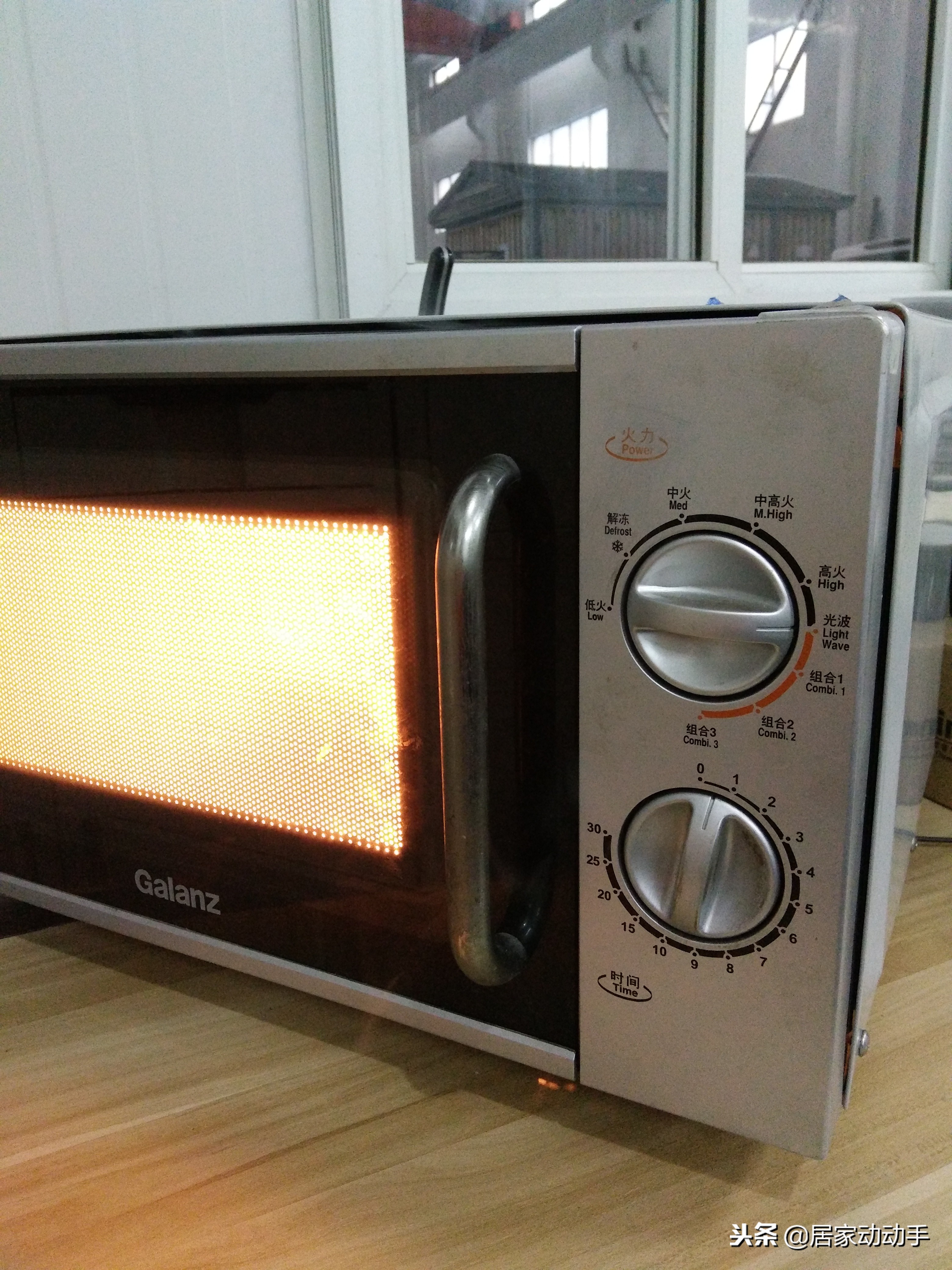 微波炉爆炸后飞溅物如何清洗,微波炉食物炸了怎么办