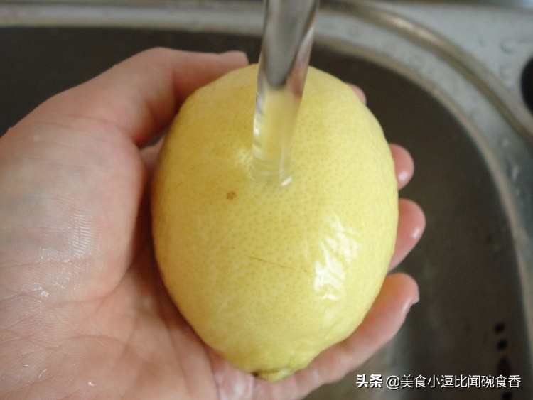 蜂蜜柠檬水的作用与功效,蜂蜜柠檬水可以保存多久