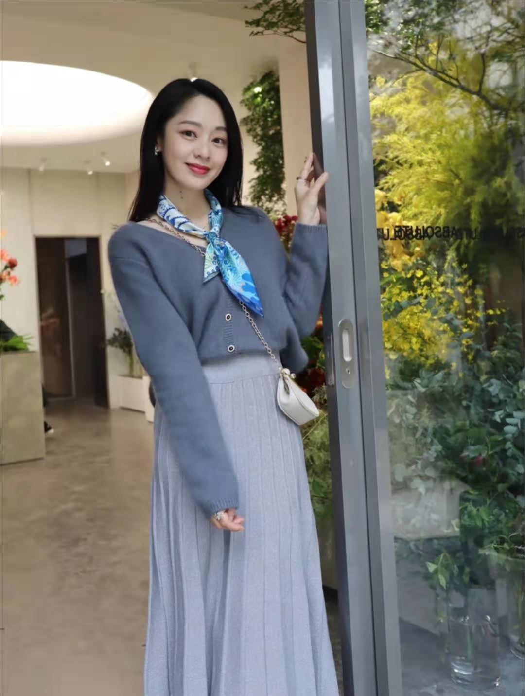 针织开衫40种搭配图解男,针织开衫搭配什么衣服好看又减龄