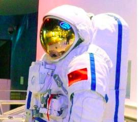 中国第二代舱外航天服参数,舱外航天服能用几次