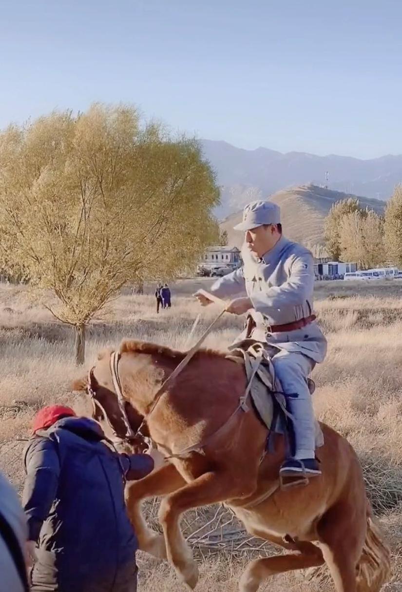 于震拍戏受伤视频,于震拍戏突发意外