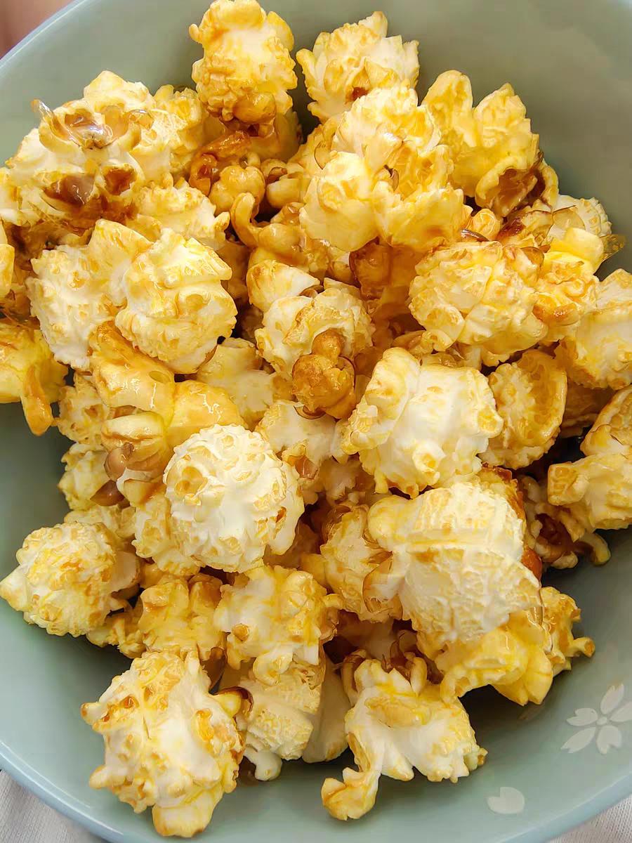 电影院的爆米花应该怎么做,电影院一桶爆米花随便装