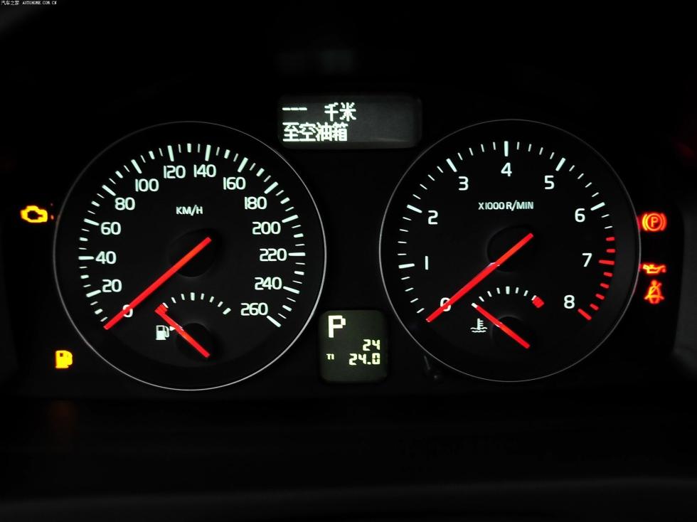 沃尔沃双门轿跑c30,坦克70多万车