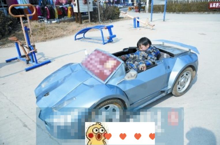 有种爷爷叫“别人家的”,树干、床垫做豪车,更有跑车“大黄蜂”