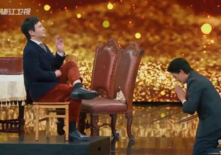 《疯狂的外星人》首日票房4亿,疯狂的外星人预售票房