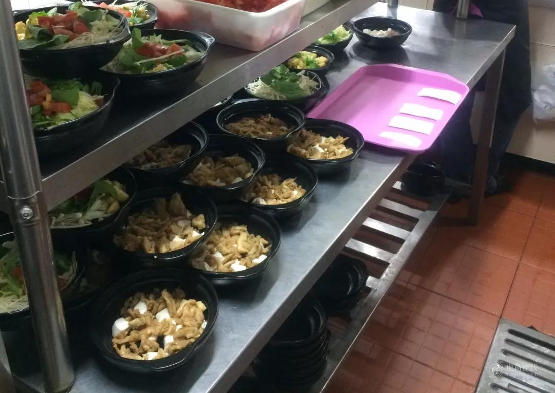 外卖创业一年赚多少,90后小伙开外卖挣百万