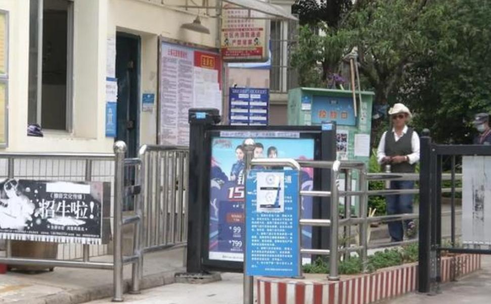 小区养狗扰民太脏了,小区养狗半夜狗叫