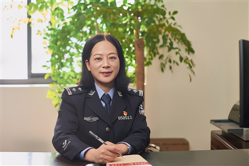 湖州晚报丨沈伟芳：高墙内的暖心女警