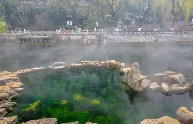 冬季山东山泉水最美最有韵味？济南山泉水美？泰山上下一片银白？