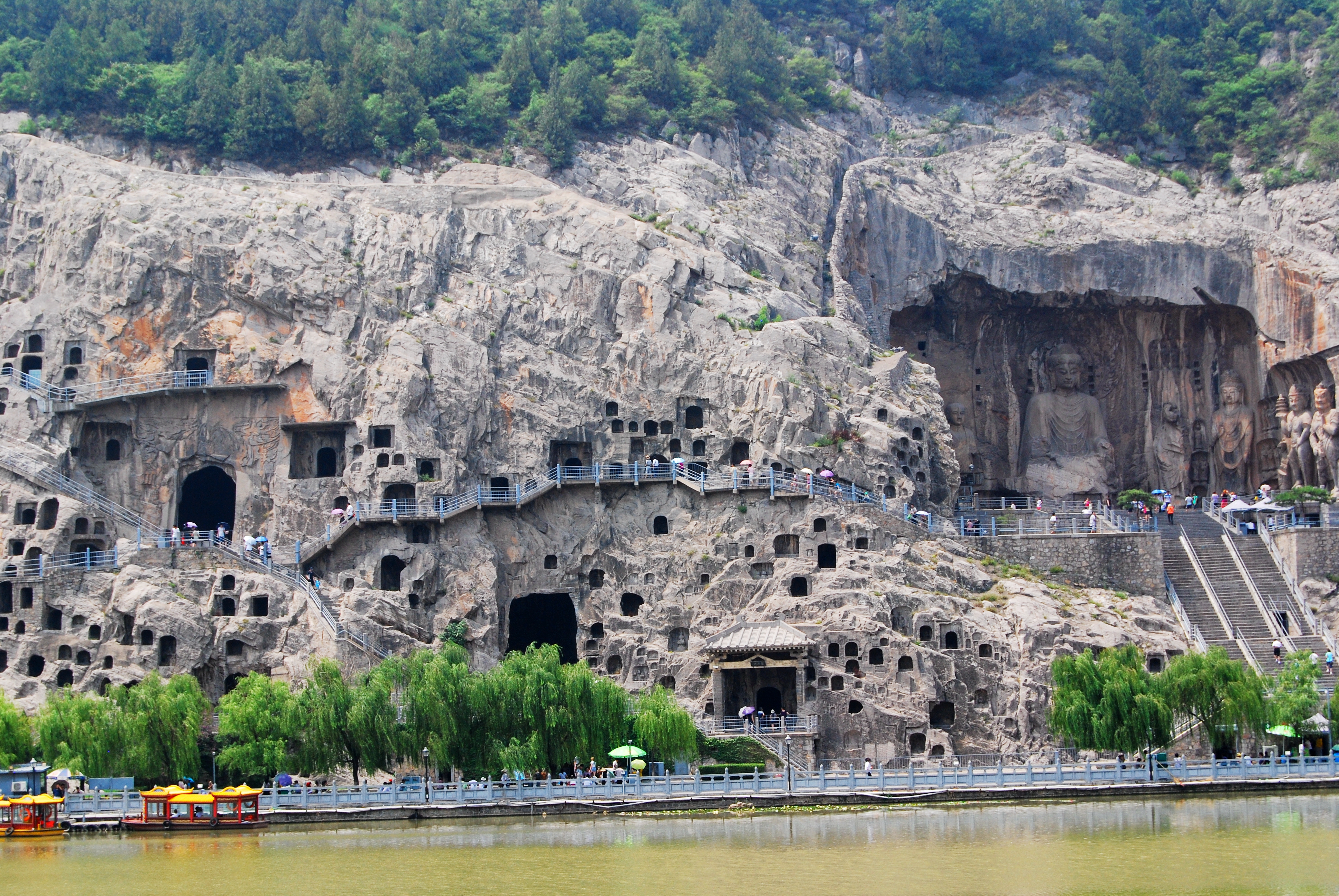 龙门石窟的卢舍那大佛的资料,龙门石窟卢舍那大佛的实际名字
