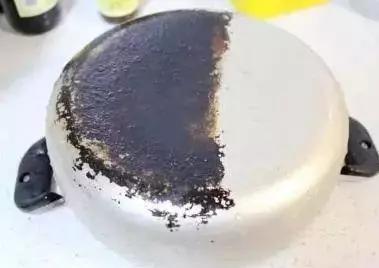 锅生锈经常洗锅水都是黄的怎么办,锅生锈了用什么才能快速消失